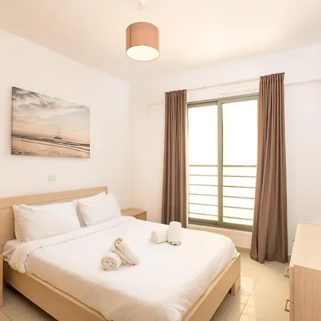 Lazuli Center Ap 42 * ラルナカ